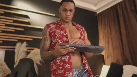 logan_varela online show from 01/26/25, 12:16