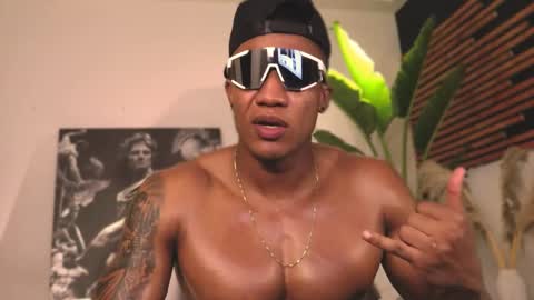 logan_varela online show from 02/05/25, 07:18