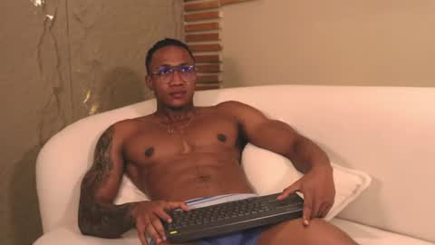 logan_varela online show from 03/01/25, 12:07