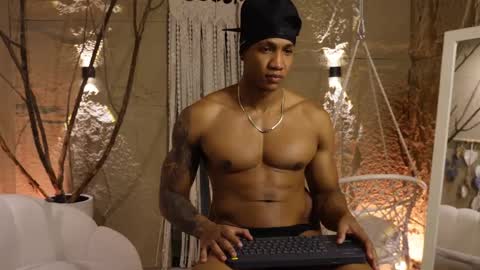 logan_varela online show from 09/11/25, 12:49