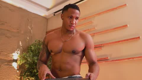 logan_varela online show from 11/09/25, 12:42