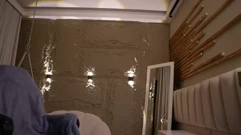 logan_varela online show from 04/19/26, 06:10