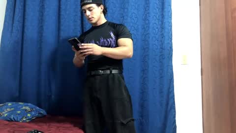 Snapshot of logan_x3 chatting on 12/11/24, 01:47 Logan online show from 12/11/24, 01:47