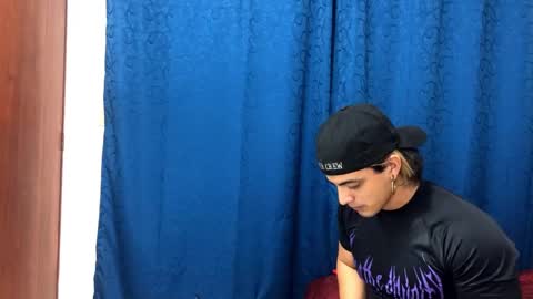 Snapshot of logan_x3 chatting on 01/05/25, 03:43 Logan online show from 01/05/25, 03:43