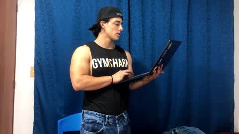 Snapshot of logan_x3 chatting on 01/09/25, 04:19 Logan online show from 01/09/25, 04:19