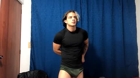 Snapshot of logan_x3 chatting on 01/19/25, 06:31 Logan online show from 01/19/25, 06:31