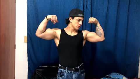 Snapshot of logan_x3 chatting on 01/27/25, 03:47 Logan online show from 01/27/25, 03:47