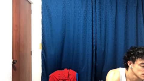 Snapshot of logan_x3 chatting on 02/26/25, 04:03 Logan online show from 02/26/25, 04:03