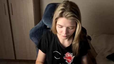 Logan and Katana online show from 10/24/25, 01:07