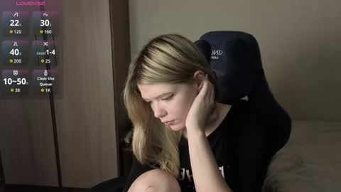 Logan and Katana online show from 12/01/25, 01:05