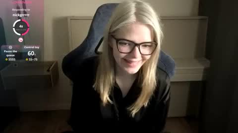 Snapshot of logandrive chatting on 08/09/26, 05:40 Logan and Katana online show from 08/09/26, 05:40