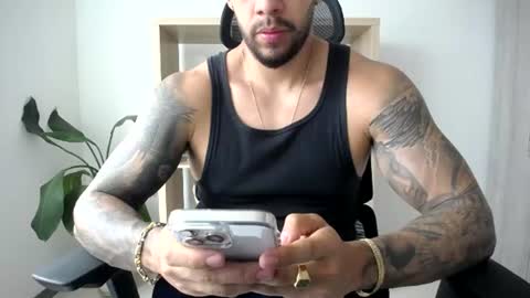 Logan Wolfp online show from 06/26/26, 05:17