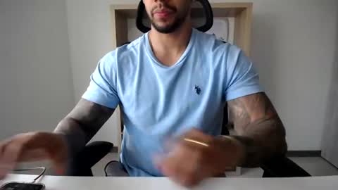 Logan Wolfp online show from 08/02/26, 10:52