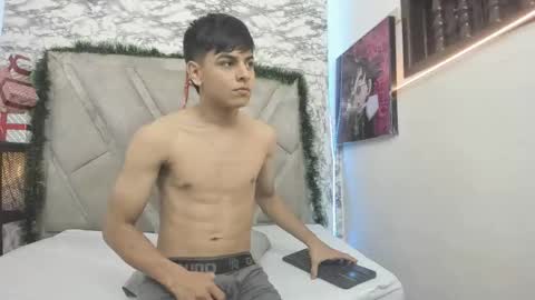 loganjhonson online show from 11/25/25, 02:44