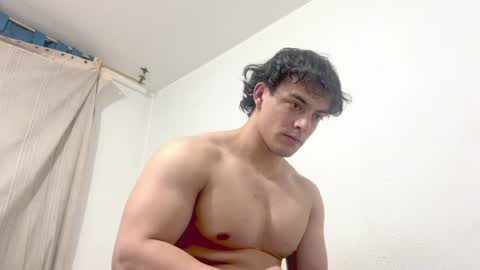 Snapshot of logann_x3 chatting on 06/25/26, 03:39 Logan online show from 06/25/26, 03:39