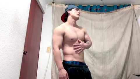 Snapshot of logann_x3 chatting on 07/10/26, 05:01 Logan online show from 07/10/26, 05:01