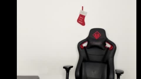 Snapshot of logannick chatting on 12/02/24, 07:58 Logan online show from 12/02/24, 07:58