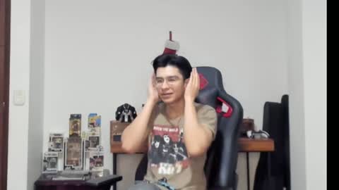 Snapshot of logannick chatting on 01/14/25, 08:09 Logan online show from 01/14/25, 08:09