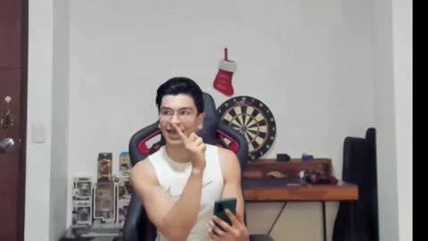 Snapshot of logannick chatting on 01/20/25, 07:47 Logan online show from 01/20/25, 07:47