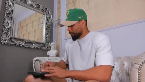 U can call me Logan online show from 10/08/25, 03:48