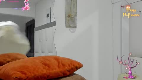 logantwink18 online show from 10/24/25, 10:11