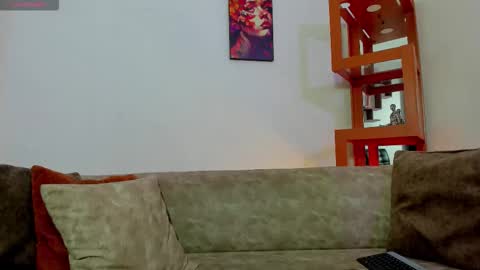 logantwink18 online show from 12/21/25, 11:01