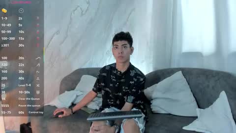 logantwink18 online show from 02/22/26, 04:16