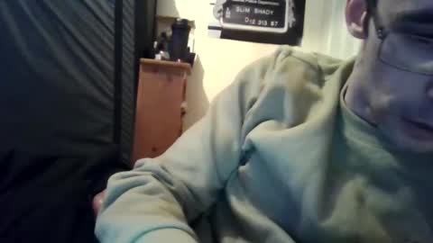 Snapshot of logmog chatting on 12/25/24, 02:57 Logmog online show from 12/25/24, 02:57