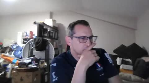 Snapshot of loic31_31 chatting on 05/27/26, 03:09 loic31 online show from 05/27/26, 03:09