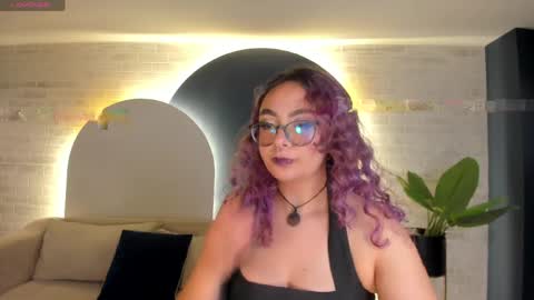 Snapshot of loiseharper chatting on 05/06/26, 04:19 Loise online show from 05/06/26, 04:19