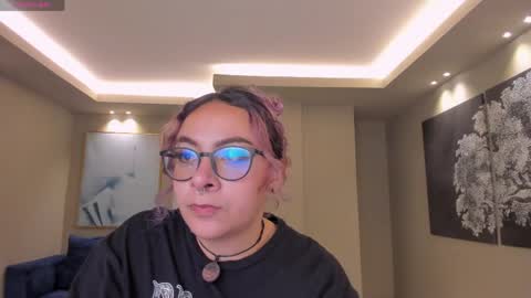 Snapshot of loiseharper chatting on 05/10/26, 11:10 Loise online show from 05/10/26, 11:10