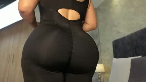 Snapshot of lola__sweet0591 chatting on 04/29/26, 11:25 Lola Sweet online show from 04/29/26, 11:25
