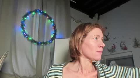 Snapshot of lola_belgium chatting on 01/07/25, 02:30 lola_belgium online show from 01/07/25, 02:30