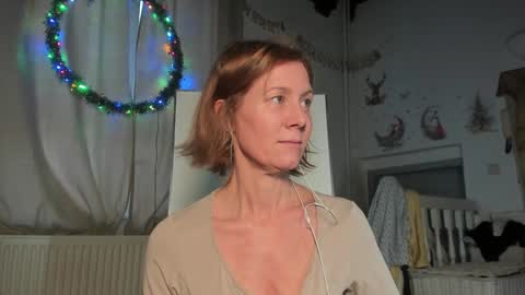 Snapshot of lola_belgium chatting on 01/09/25, 03:23 lola_belgium online show from 01/09/25, 03:23
