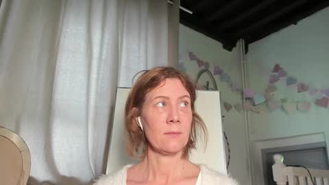 Snapshot of lola_belgium chatting on 02/16/25, 01:05 lola_belgium online show from 02/16/25, 01:05