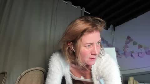 Snapshot of lola_belgium chatting on 02/25/25, 05:25 lola_belgium online show from 02/25/25, 05:25