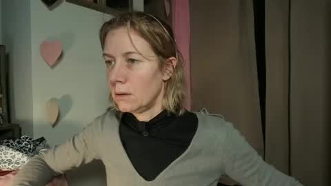 lola_belgium online show from 03/01/26, 07:32