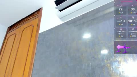 Snapshot of lola_clit chatting on 02/15/25, 11:28 lola online show from 02/15/25, 11:28