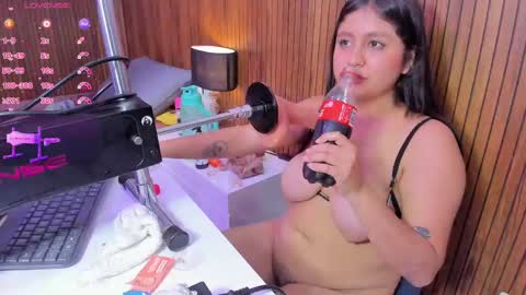 Snapshot of lola_clit chatting on 02/28/25, 05:48 lola online show from 02/28/25, 05:48