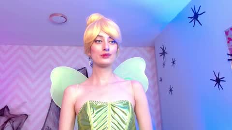 Lola online show from 10/20/25, 04:18