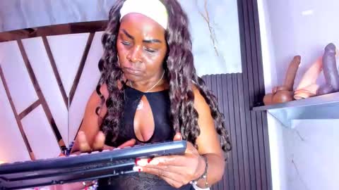 Lola online show from 01/14/26, 11:31