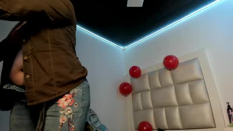 lola_js online show from 04/26/26, 12:58