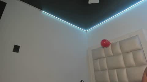 lola_js online show from 07/14/26, 12:11
