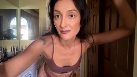 lola_la_lita online show from 10/02/25, 06:15
