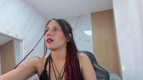 Lola online show from 04/18/26, 08:53