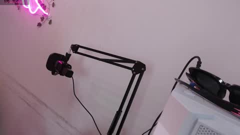 Snapshot of lola_star_ chatting on 06/01/26, 01:57 Lola online show from 06/01/26, 01:57