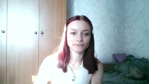 Snapshot of lola_sweetglow chatting on 07/06/26, 03:03 lola_sweetglow online show from 07/06/26, 03:03
