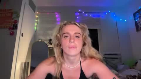 lolaa555 online show from 07/22/26, 07:22