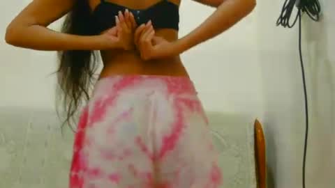 Snapshot of lolaa_darling chatting on 12/29/24, 08:00 lolaa online show from 12/29/24, 08:00