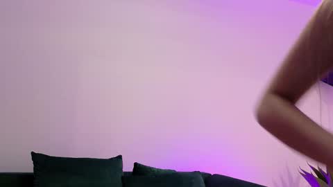 lolaamore_ online show from 11/29/25, 08:56